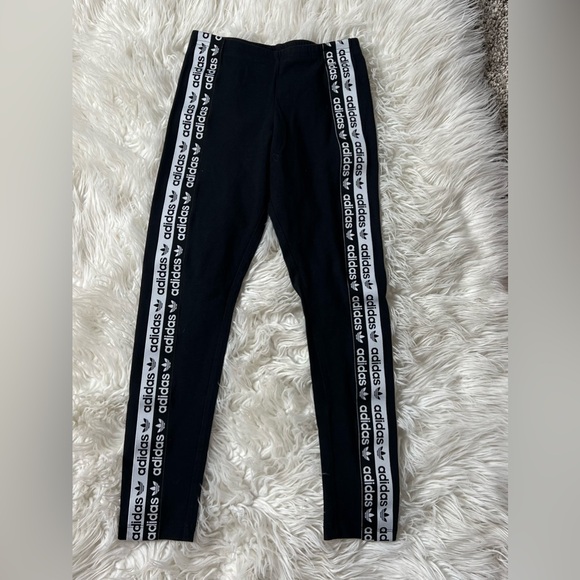 GIRLS ADIDAS ORIGINALS RETRO TAPE LEGGINGS AGES 9-10 BLACK LAST TWO LEFT - Picture 2 of 6